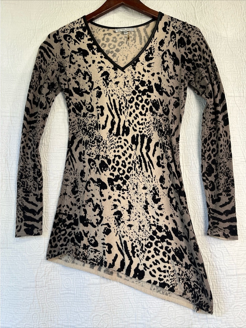 Alberto Makali Womens Small Leopard Print Tunic Shirt Asymmetrical V Neck Top S